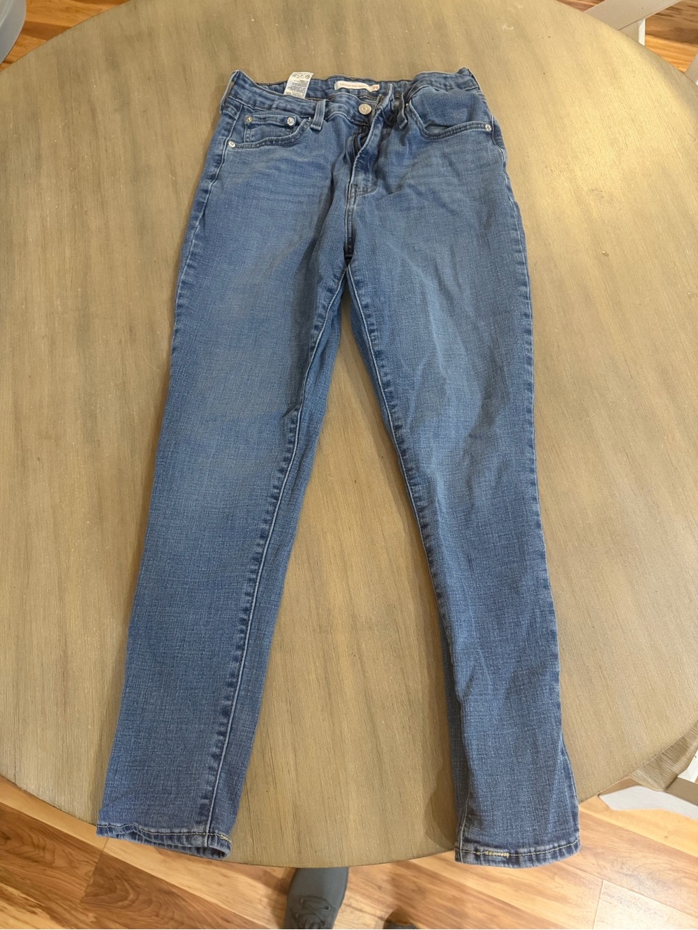 Levi's Women’s Skinny Jeans in Medium Blue